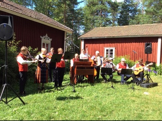 Reissu-Veikon sottiisi on vuosittainen pelimannitapahtuma Yläneellä. Tässä ensimmäinen avaussoitto vuodelta 2014.